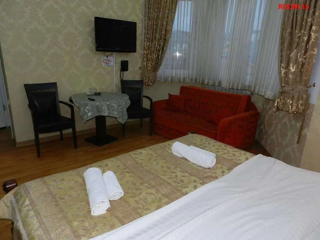Hotel Elegant Garden Batumi 3*,